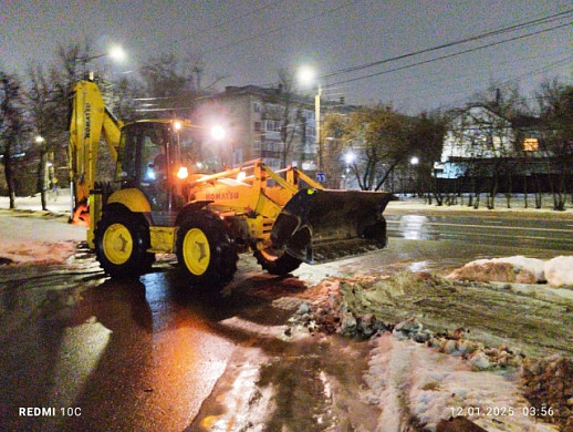 19 КДМ вышли утром на противогололедную обработку дорог в Иванове